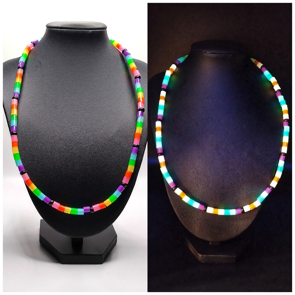 GLOW NECKLACE